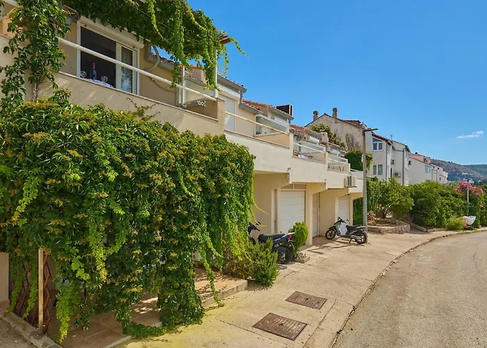 Plavac Mali Suites