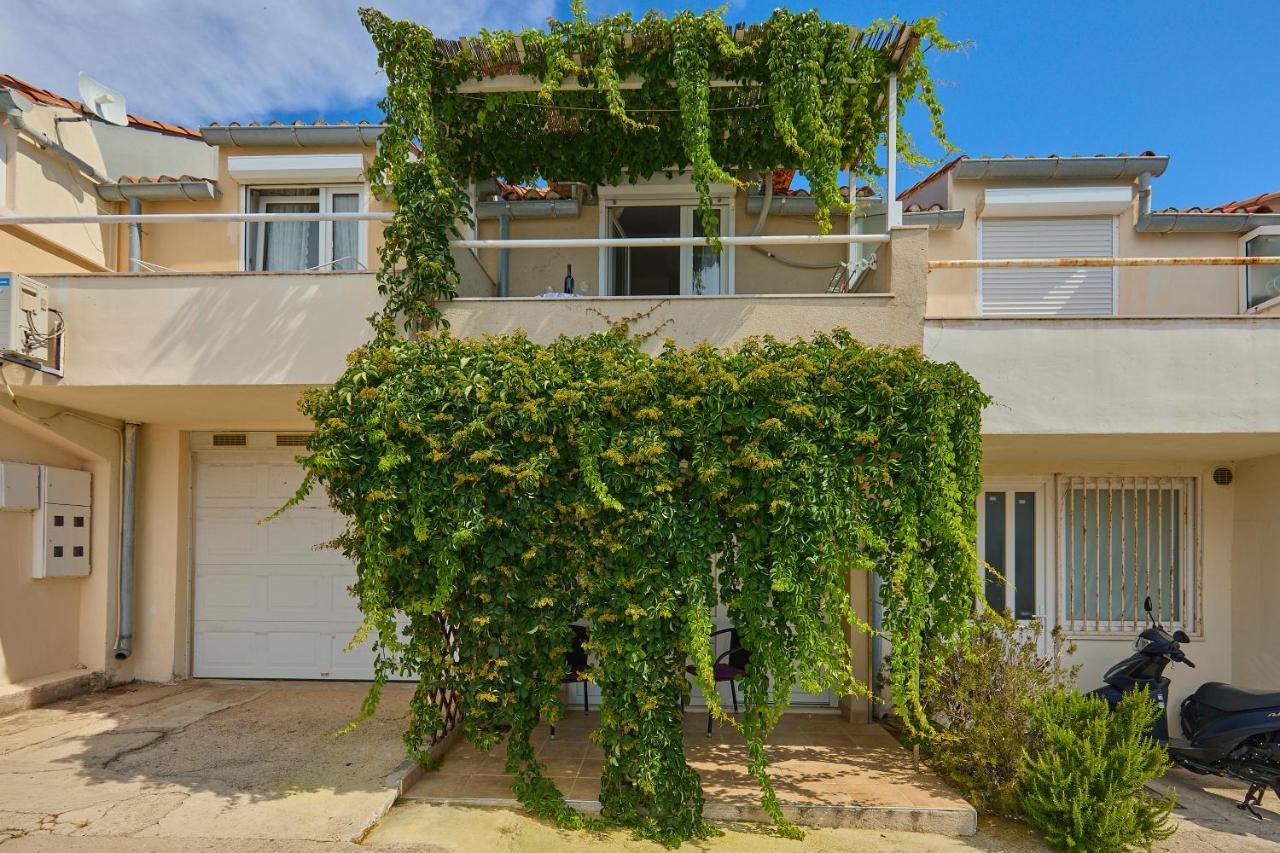 Apartment Plavac Mali